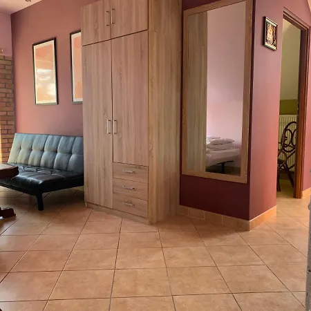 Apartment W13 Apt