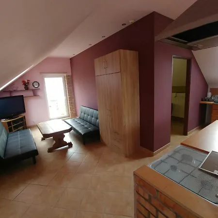 Apartment W13 Apt